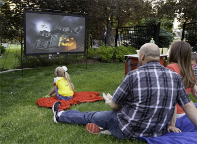 How To Set Up A Backyard Movie Theater