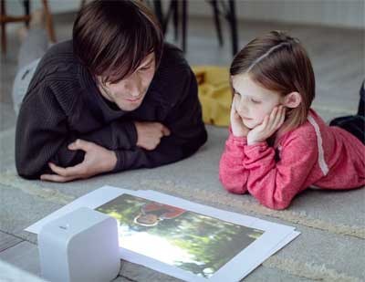 Display an Image on the Floor or Table with the Sony Portable Wireless Projector 